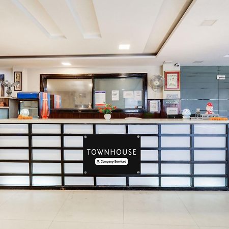Super Townhouse Sector 38 Gurgaon Near Medanta Hotel ภายนอก รูปภาพ