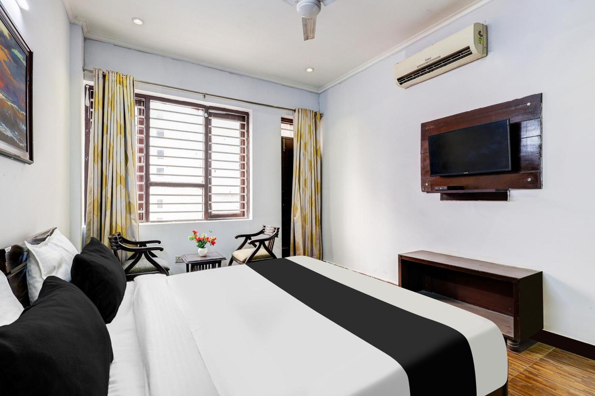 Super Townhouse Sector 38 Gurgaon Near Medanta Hotel ภายนอก รูปภาพ