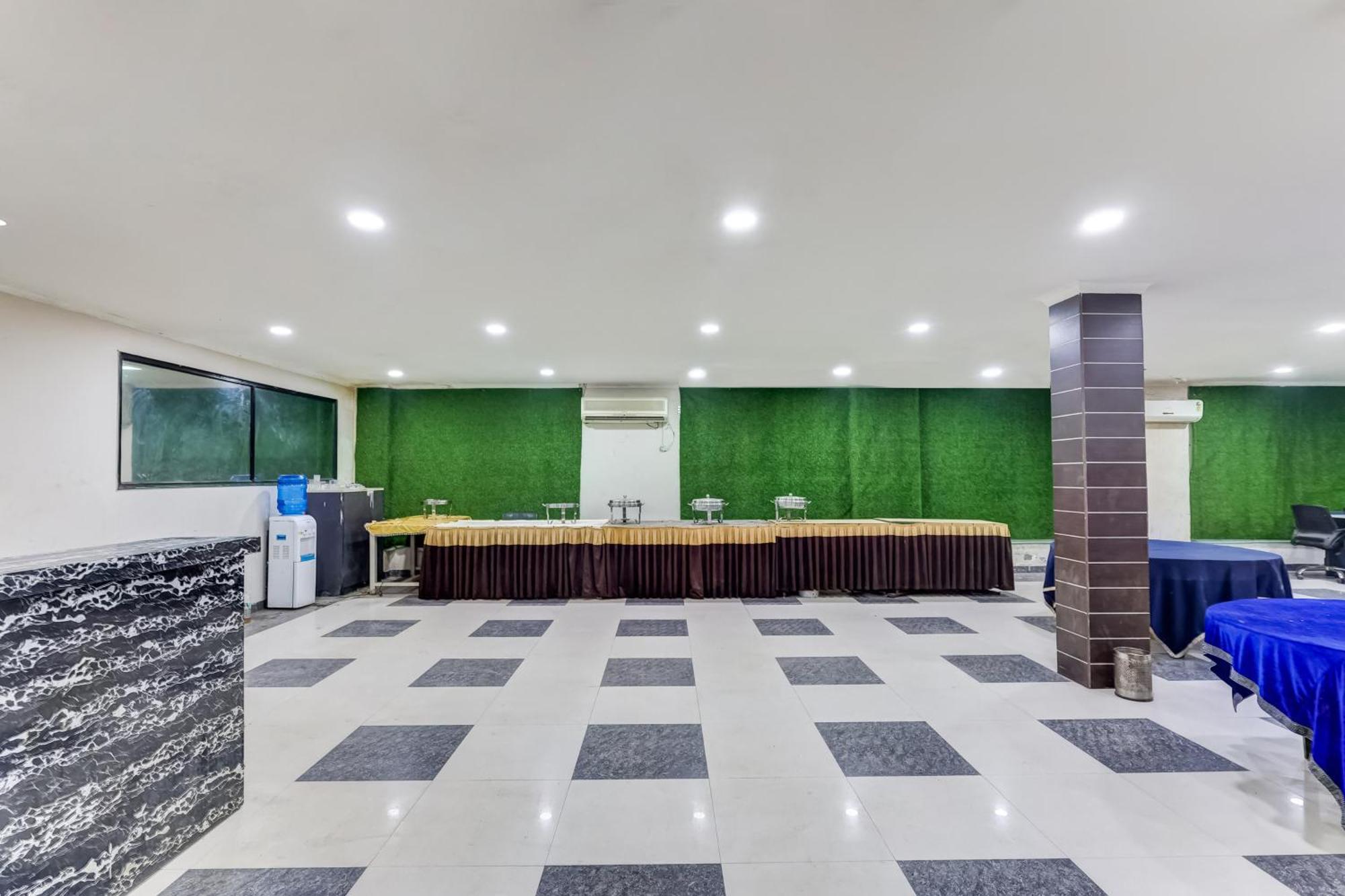 Super Townhouse Sector 38 Gurgaon Near Medanta Hotel ภายนอก รูปภาพ