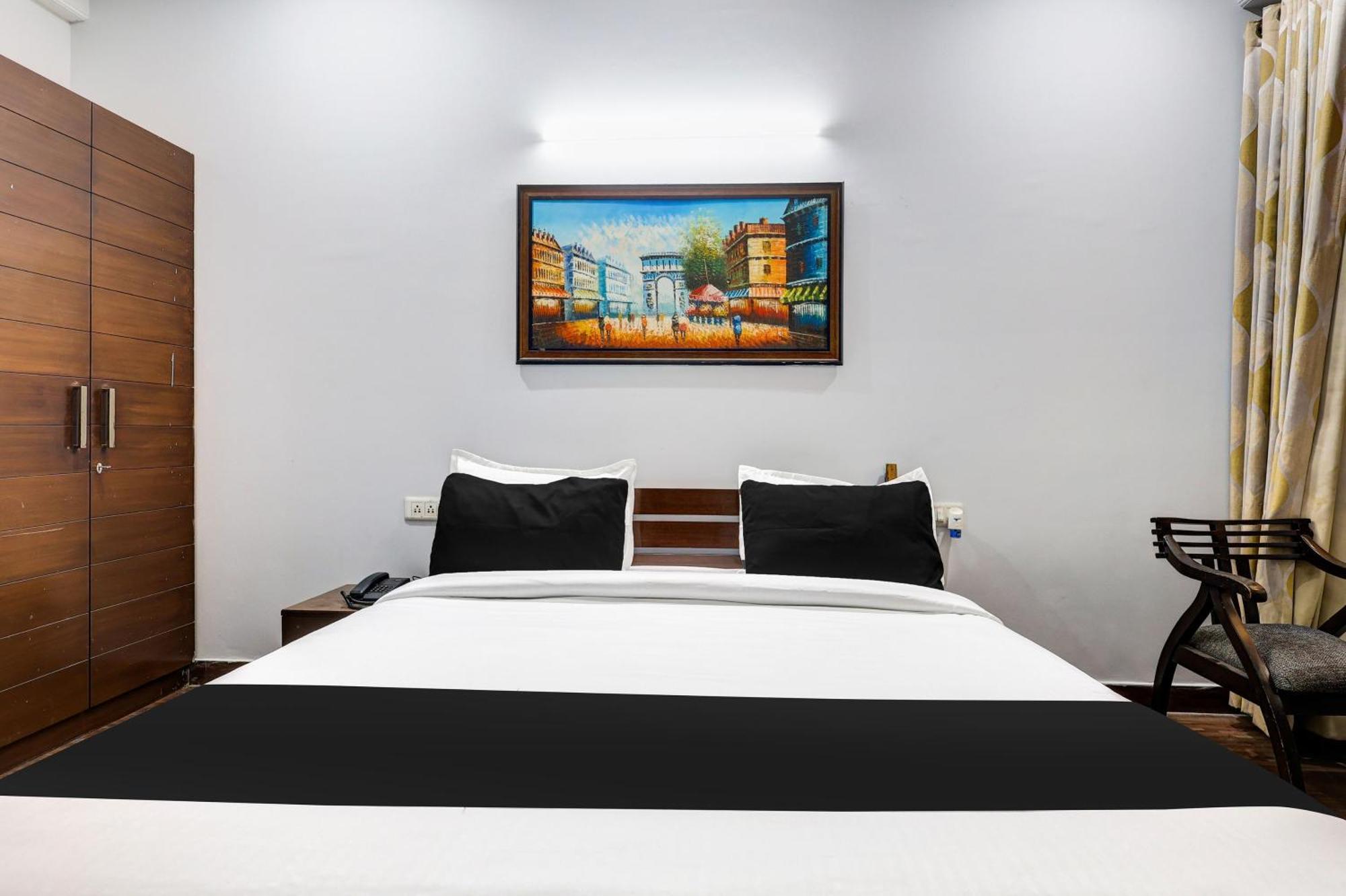 Super Townhouse Sector 38 Gurgaon Near Medanta Hotel ภายนอก รูปภาพ